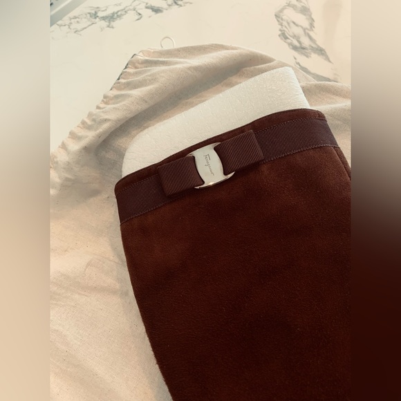 Ferragamo Vara Bow suede boots - Picture 2 of 7